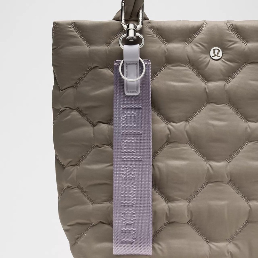 Lululemon Never Lost Keychain- Faint Lavender/Grape Mist - Picture 5 of 5